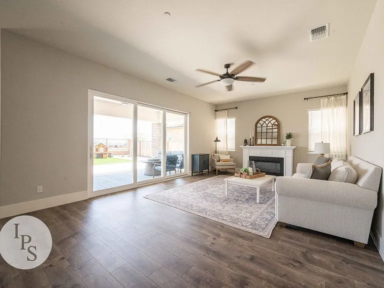 4299 Vineyard Dr — Photo 9
