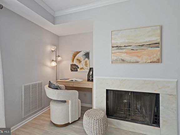 5th image of 20313 Beaconfield Ter APT 102
