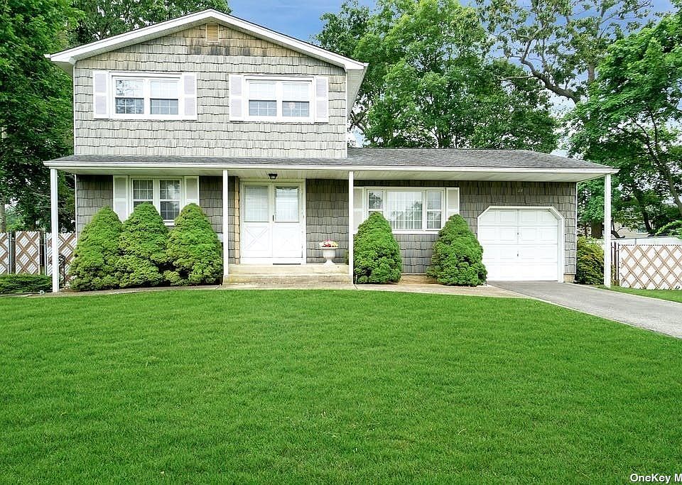 1st image of 28 Country Greens Ct