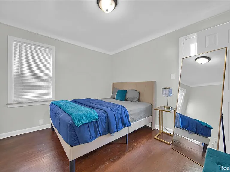 8550 W Outer Dr — Photo 11