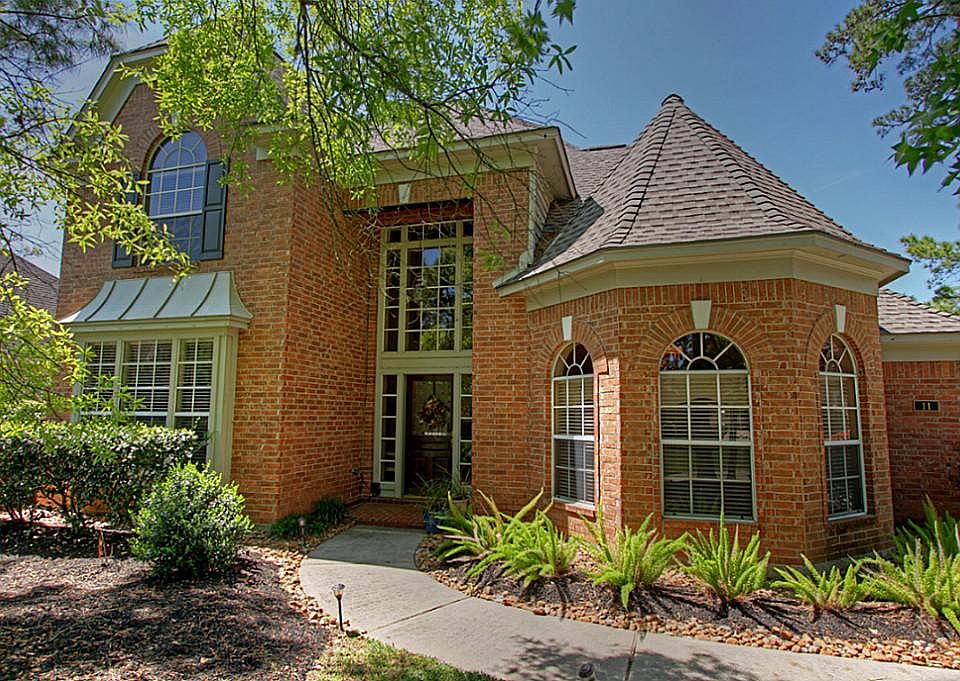 Welcome home to 11 Shiny Pebble!