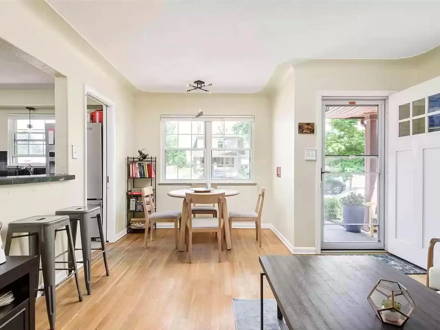 2 bed, 920 sqft, $2,550 — Photo 4