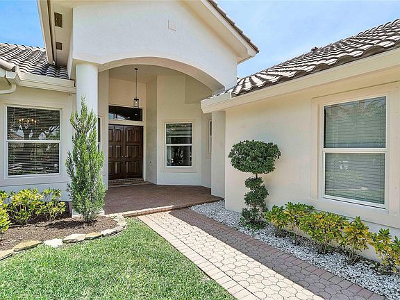 5th image of 6882 NW 108th Avenue