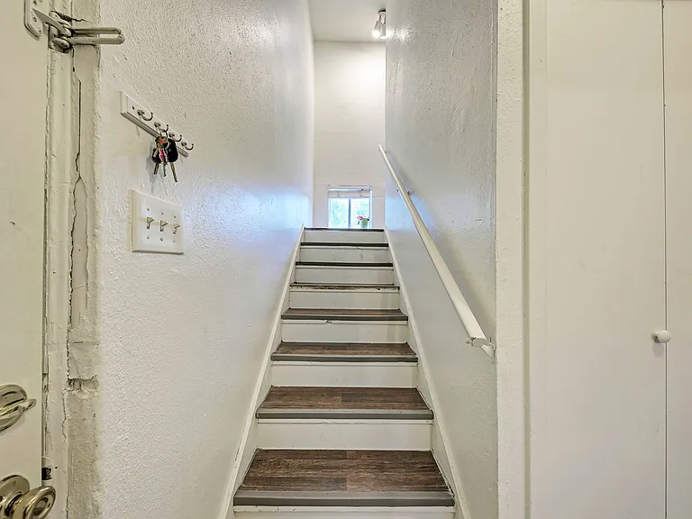 3102 Cedar St — Photo 22