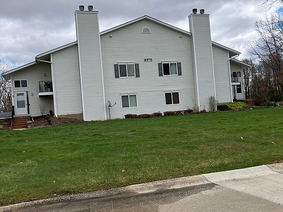 3rd image of 8970 Portage Pointe Dr APT A