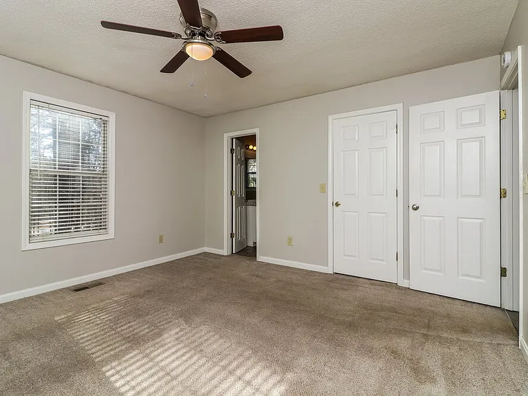 200 Campbell Dr — Photo 13