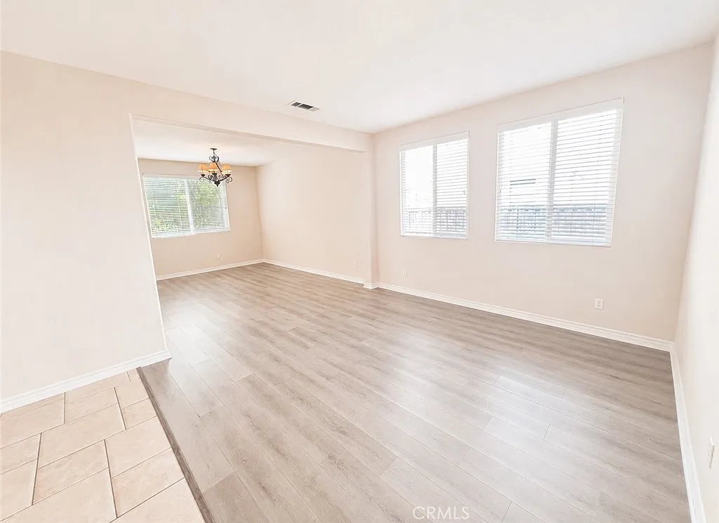 4 bed, 2824 sqft, $3,700 — Photo 4