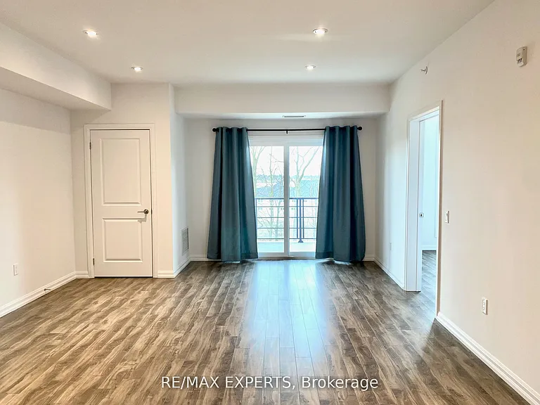 302 Essa Rd #306 — Photo 4