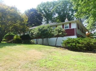 1 Samuel Rd, Chestnut Ridge, NY 10977