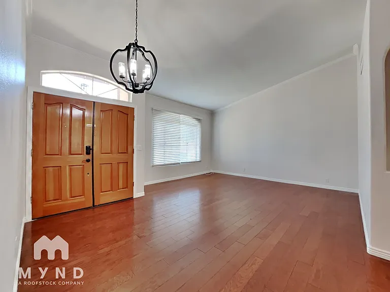 5623 E Grandview Rd — Photo 6