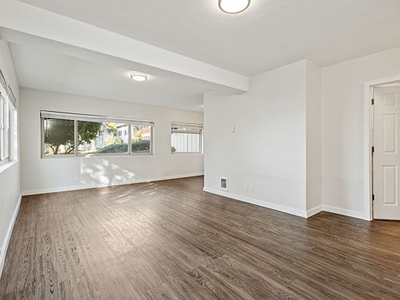 3rd image of 100 Aloha St #386