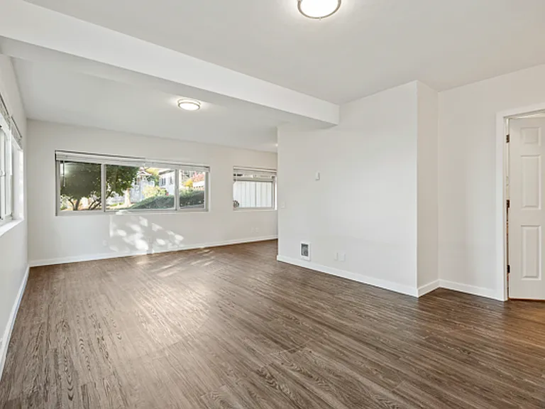 Aloha House Apartments — Photo 5