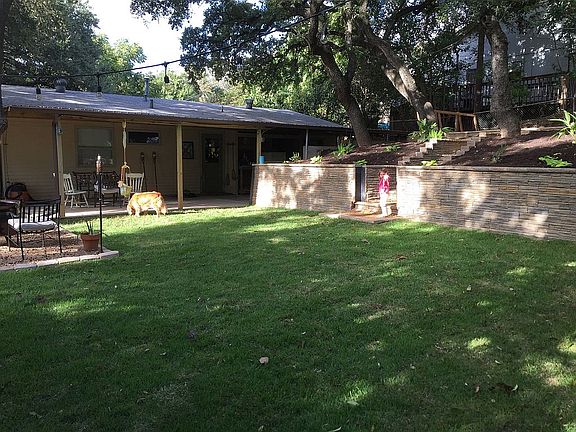 3rd image of 402 Cherry Hill Dr