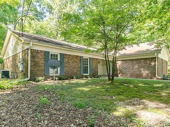 3rd image of 11092 Lakewood Ln