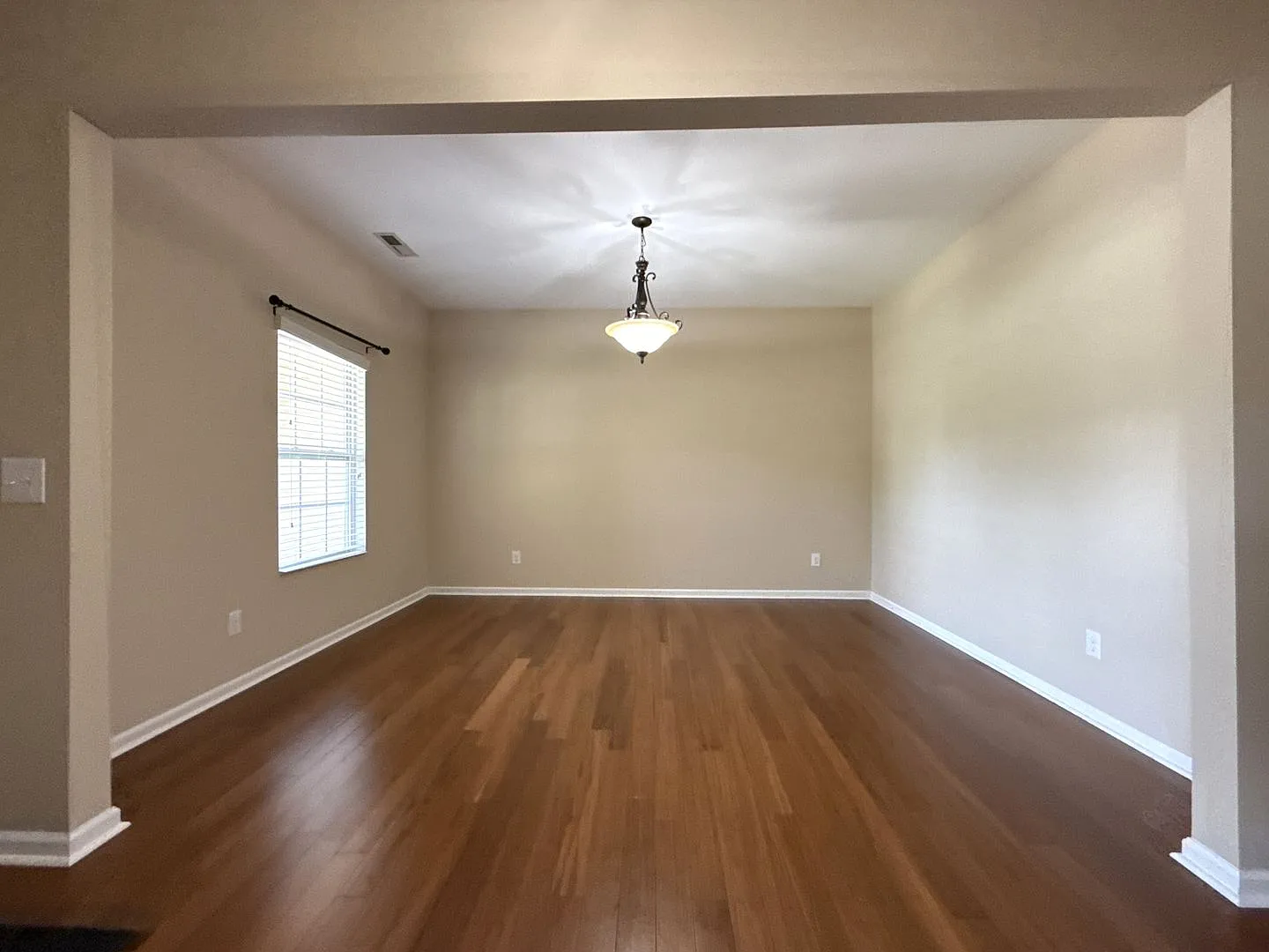 Spacious Home in Creekshire Village! — Photo 3
