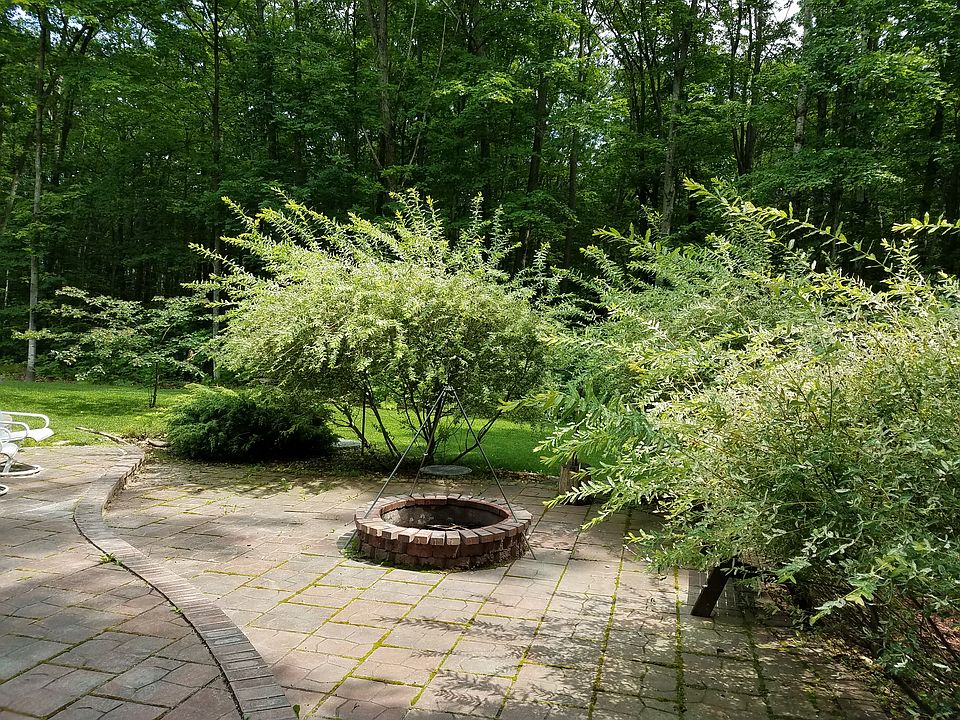 2nd image of 5683 Daubner Ln
