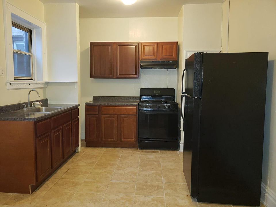 1st image of 159 Halsted St #404