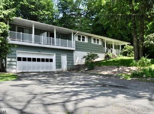 71 School House Rd, Randolph, NJ 07869