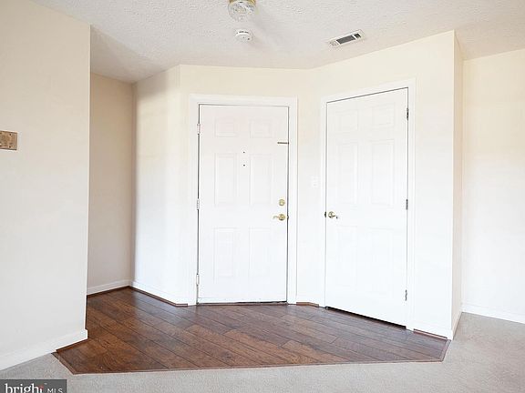 4th image of 1713 Landmark Dr Unit 1K