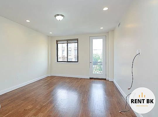 3rd image of 80 Lexington Ave APT 205