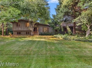 2804 Rhineberry Rd, Rochester Hills, MI 48309