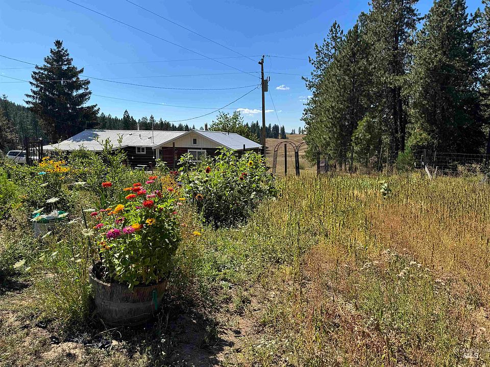 2nd image of 804 High Valley Rd