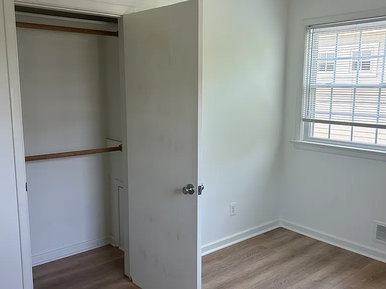 716 N Jackson St #2 — Photo 8