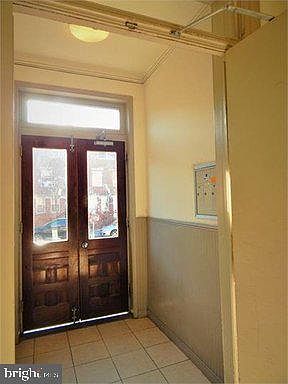3rd image of 1621 W Diamond St #A