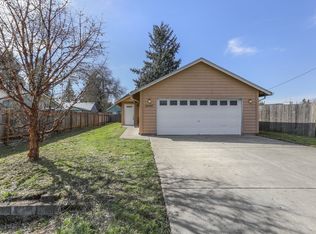 52447 SE 3rd St, Scappoose, OR 97056