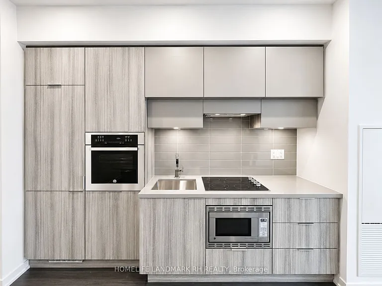 39 Roehampton Ave #2301 — Photo 3
