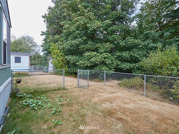 3rd image of 1253 SE Carl Pickel Dr