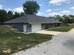 2551 S Wyckles Rd, Decatur, IL 62522