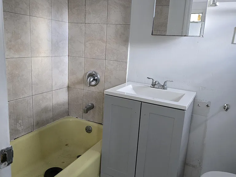 225 Summit Ave #1 — Photo 3