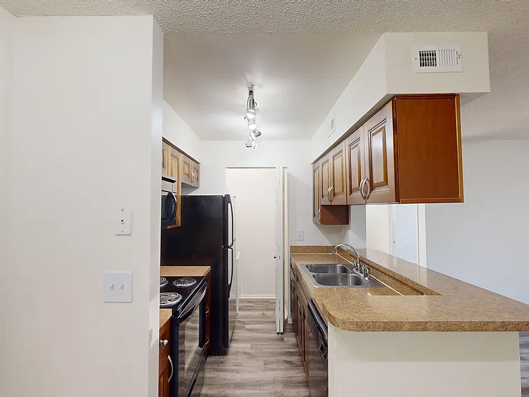 Lakewood Place — Photo 72