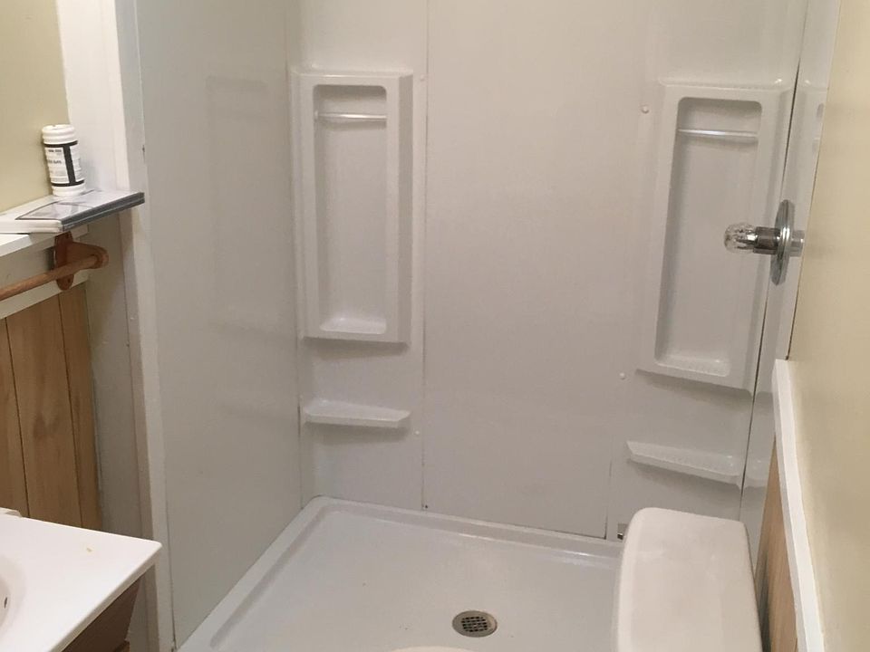 2nd image of 2918 Clermont Ave APT 6