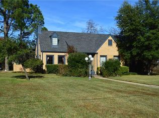505 E 9th St, Bonham, TX 75418