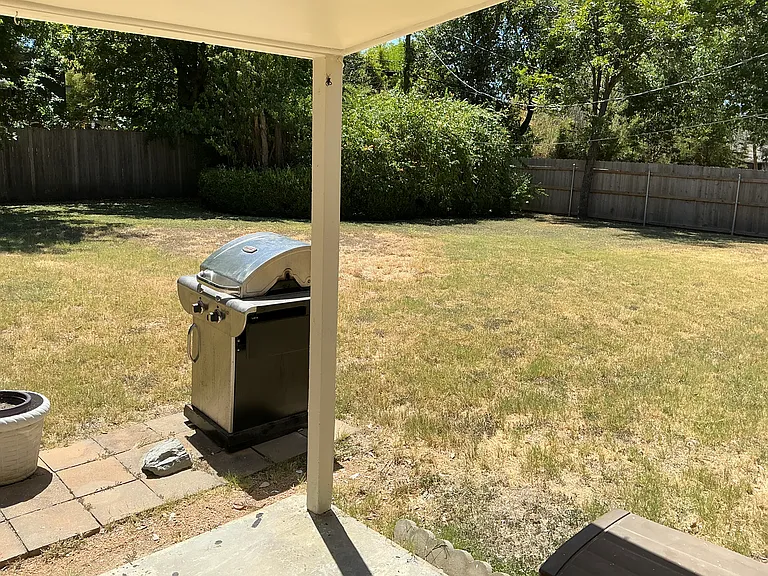 5909 Whitman Ave — Photo 10