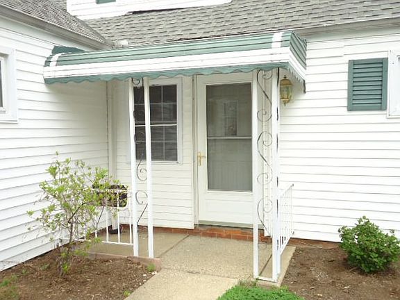 Nice porch area 