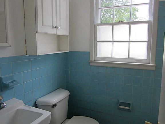 5th image of 1027 Meadow Ln