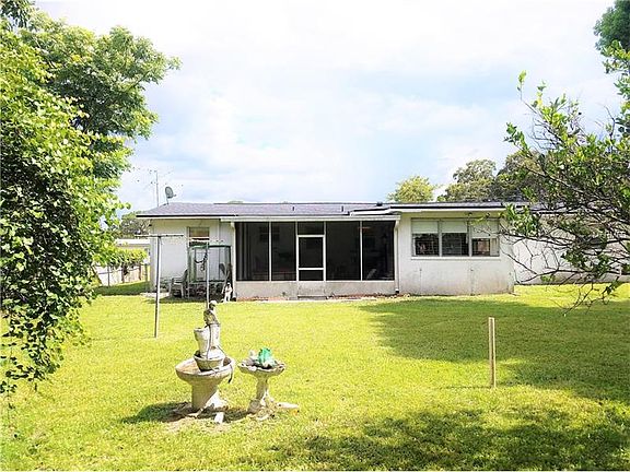 2nd image of 30 Narcissus Dr