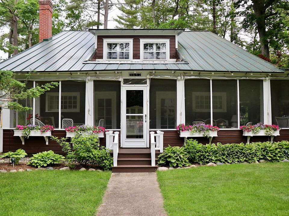 1st image of 3652 Pier Ave