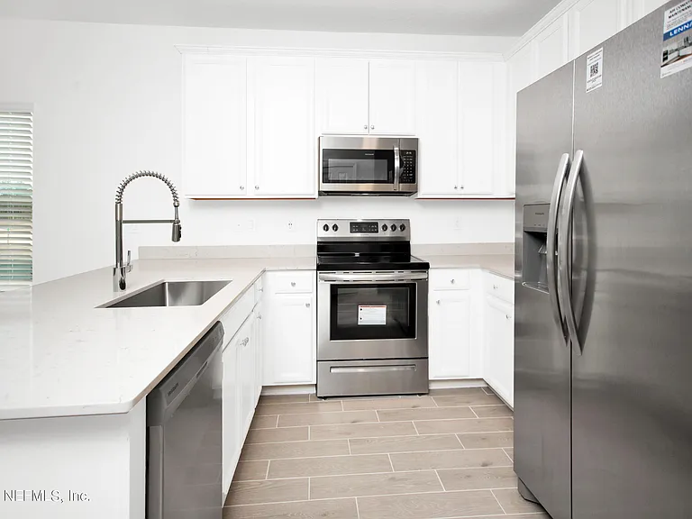 348 Rosemont Dr — Photo 9