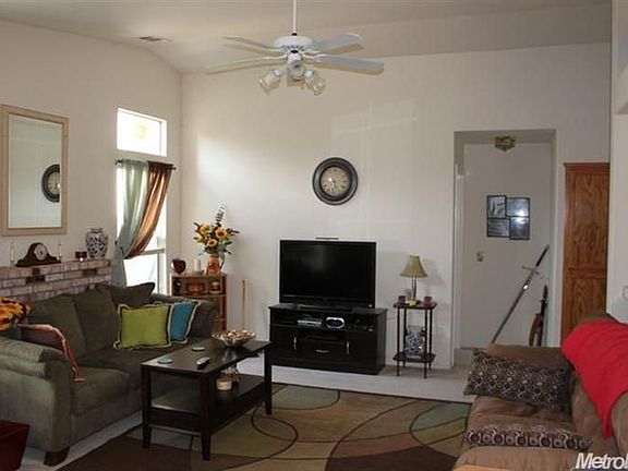 4th image of 467 Mockingbird Dr