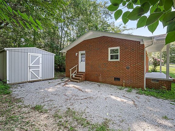 3rd image of 274 Camp Dr