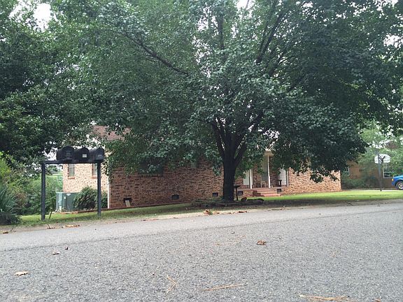 3rd image of 110 Mockingbird Ln