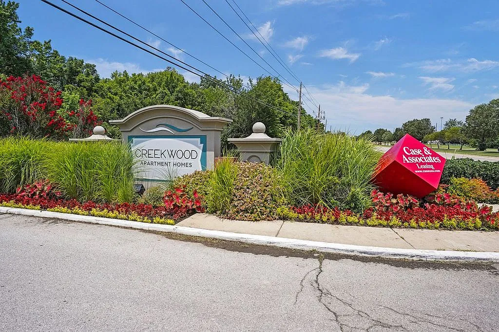 Creekwood Apartments — Photo 1