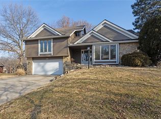 4904 NW 67th St, Kansas City, MO 64151