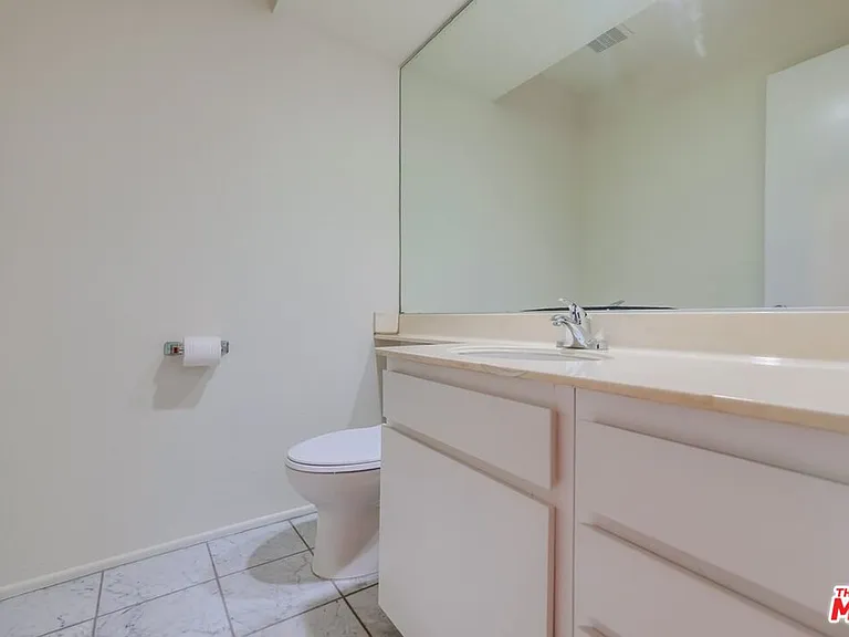1077 W Kensington Rd #3 — Photo 31