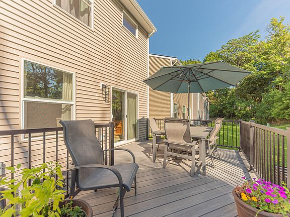 2nd image of 122 Parsons Ln