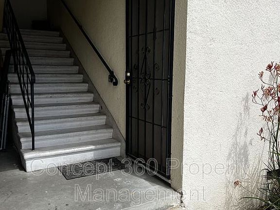 3rd image of 475 E 61st St Unit 2